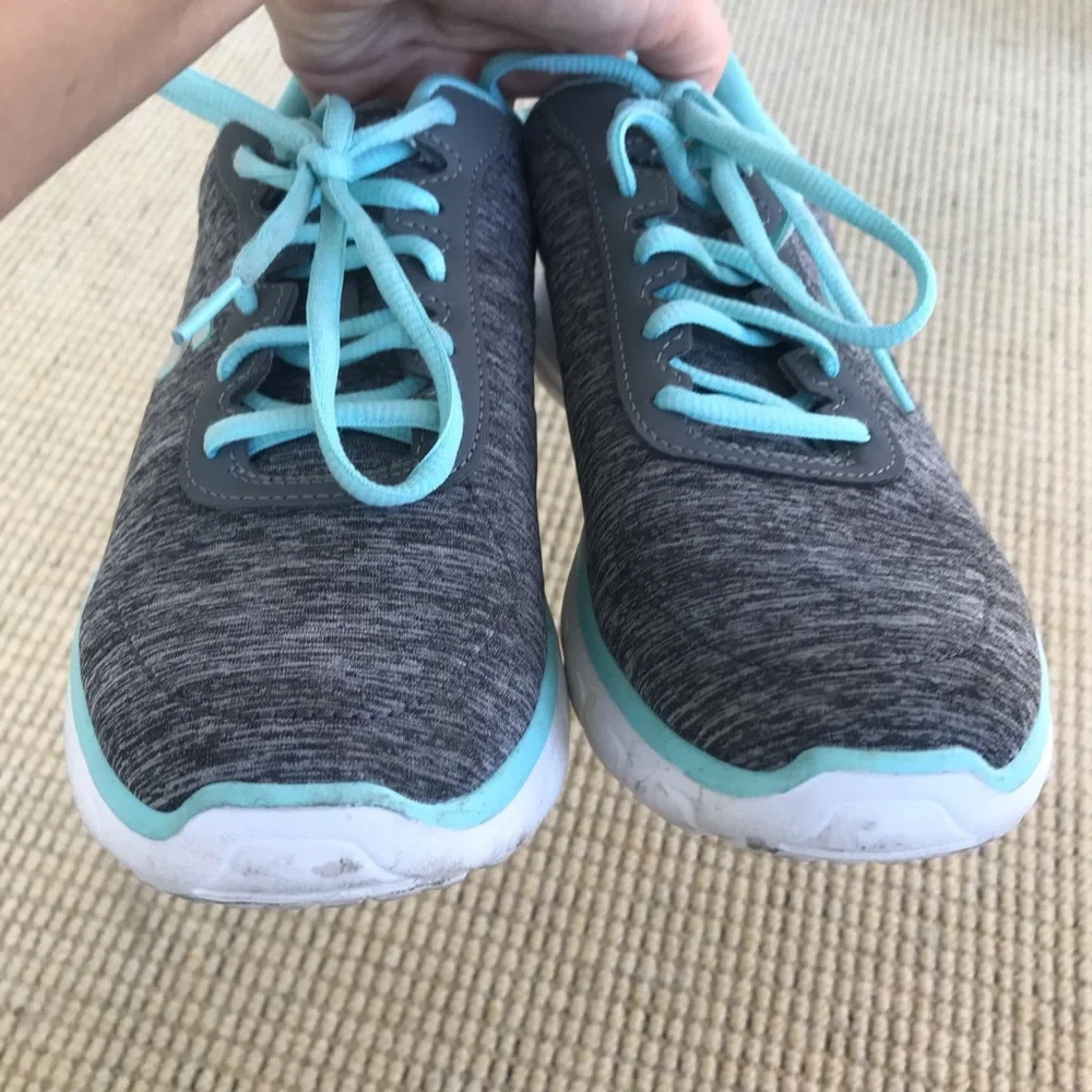 S Sport gym shoes